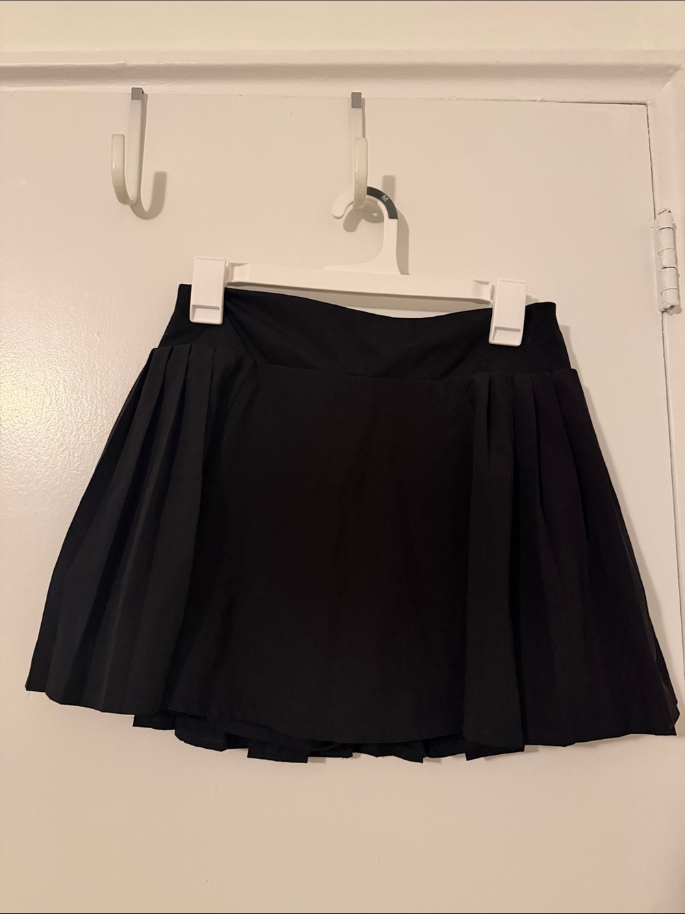 H&M Black Pleated Mini Skirt